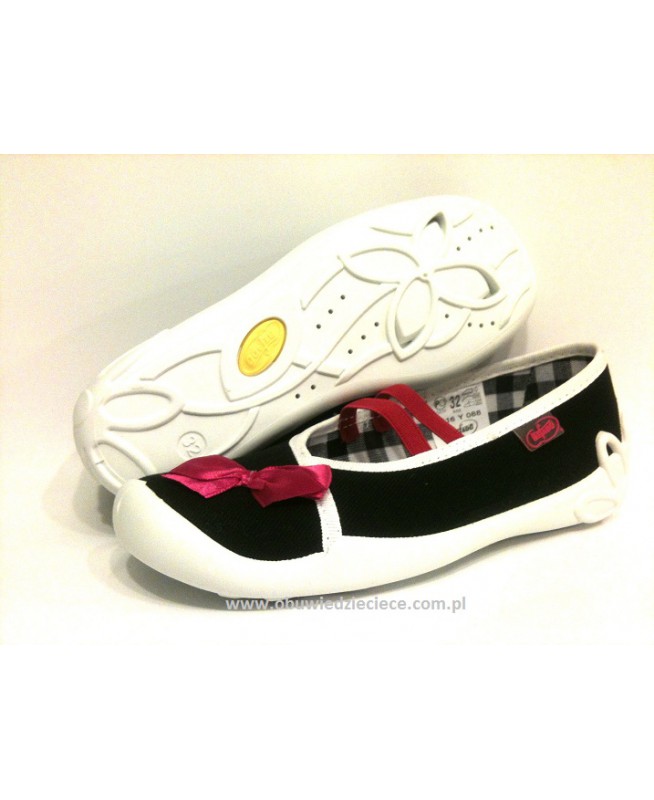 21-116Y088 czarne czółenka dziewczęce kapcie-buciki BLANCA Befado