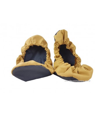 10-102/1 BEŻOWO CZARNE ochraniacze na buty, wielorazowe ortalionowe obuwie ochronne obuwie muzealne, do żłobka, przedszkola, szk